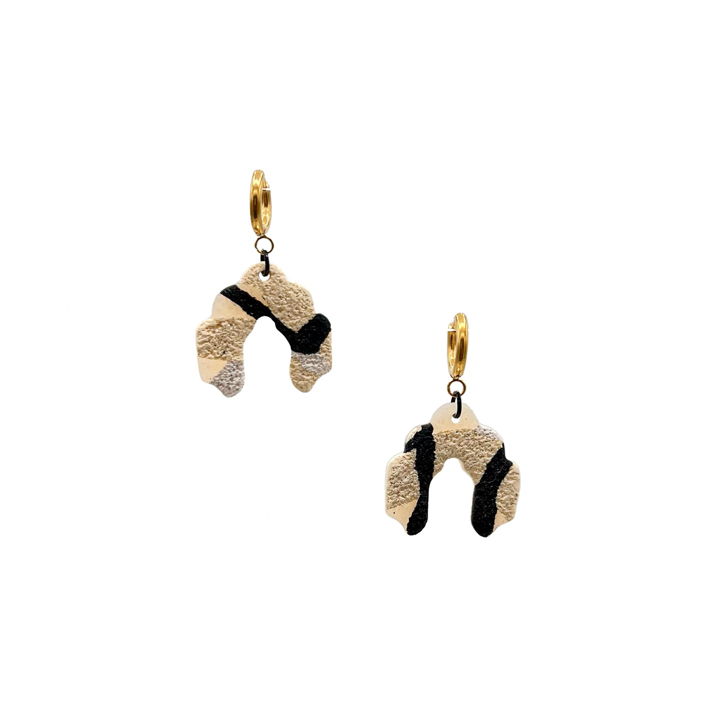 Beige and Black Pepper-Wave Arc Dangle